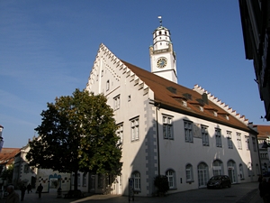 Sparkasse und Turm (von Marktstr. aus)