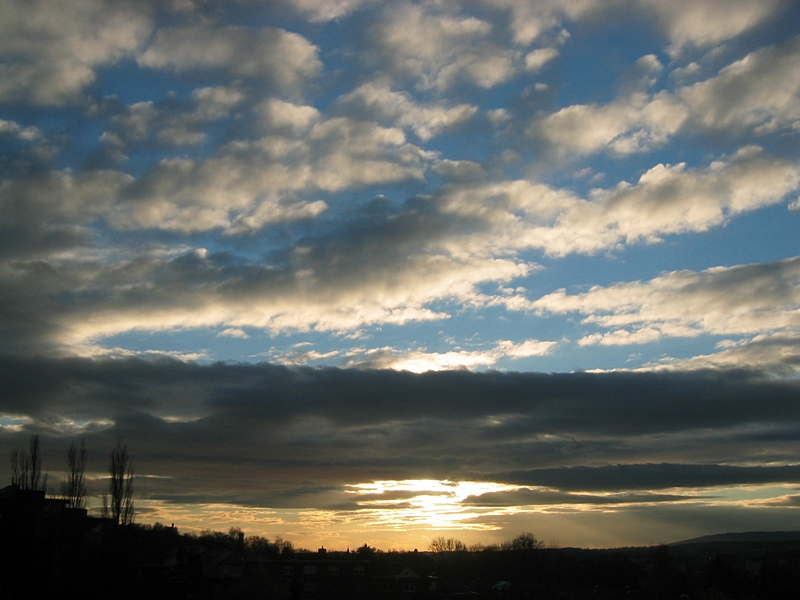 Silbergraue Wolken