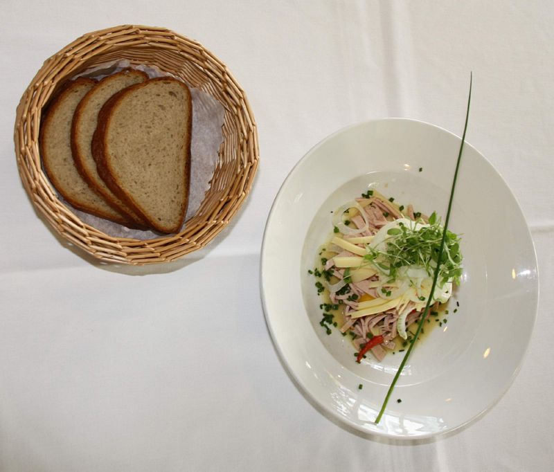 IMG_0143 Wurstsalat mit Brot